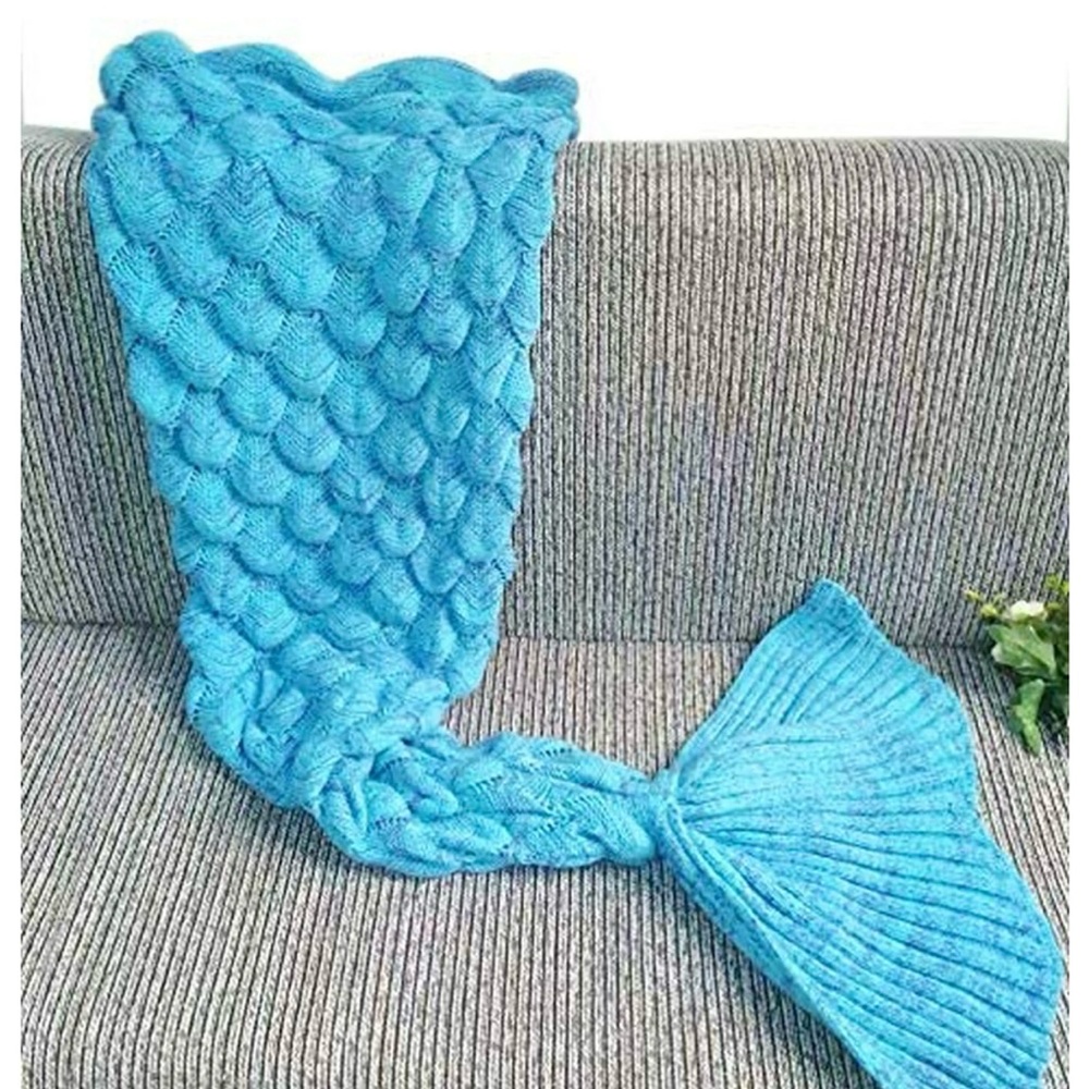 🧜‍♀️ Mermaid Tail Blue Knit Blanket